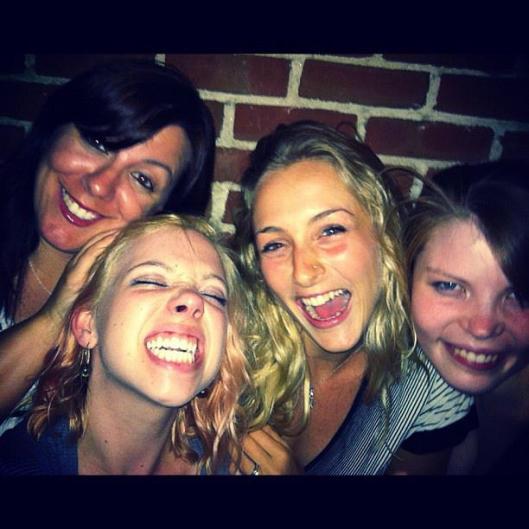 297146_586135558083_1257042056_n